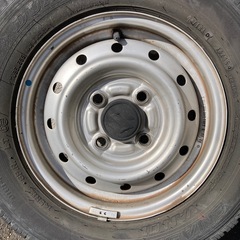 差し上げます　145R12 6Pタイヤ付きスチールホイール　4本の画像