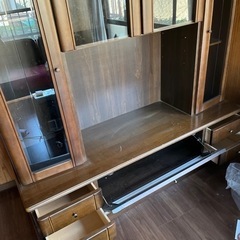 応接間で使用してたテレビ置付きの棚になります。値下げします3000円の画像