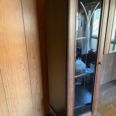 応接間で使用してたテレビ置付きの棚になります。値下げします3000円の画像