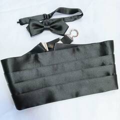 ブラックスーツ　ダブル　フォーマル パーティーにも　付属品ありの画像