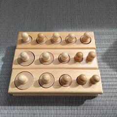 【モンテッソーリ教育】円柱さしの画像