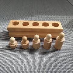 【モンテッソーリ教育】円柱さしの画像
