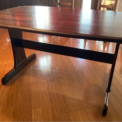 （中古）ダイニングテーブル、イスのセットの画像