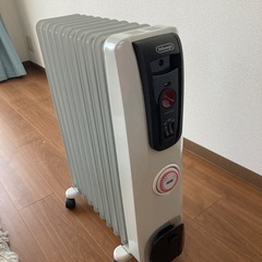 美品！デロンギ オイルヒーターの画像