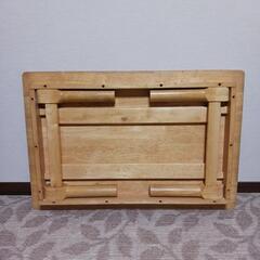 折り畳み テーブルの画像
