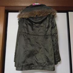 フード付きコートの画像