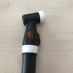 adidas ボール空気入れの画像