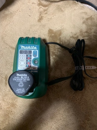 makitaマキタ充電器とバッテリー