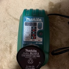 makitaマキタ充電器とバッテリーの画像