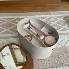タイトル : 【無料】ミラー付きメイクボックス（収納付き）の画像