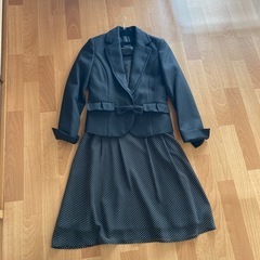レディーススーツ
