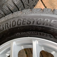 【取引中】再値下げ‼️美品✨ブリヂストンスタッドレスタイヤ　155/65R13の画像