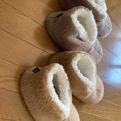 【一回だけ使用】ルームシューズ2足セットの画像