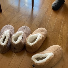 【一回だけ使用】ルームシューズ2足セットの画像