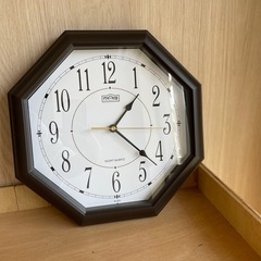 運気の上がりそうな八角時計