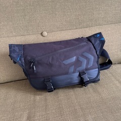 釣り用　ダイワ　メッセンジャーバッグD