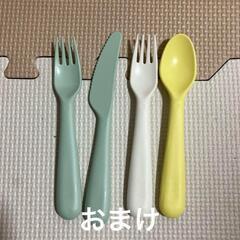 木の素材コンパクトキッチンの画像