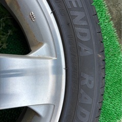 ノーマルタイヤ ホイール付き
の画像