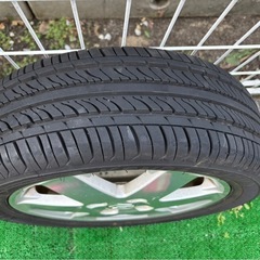 ノーマルタイヤ ホイール付き
の画像