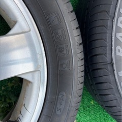 ノーマルタイヤ ホイール付き
の画像