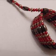 【ブレスレット】マグネット式 レッド系の画像