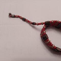 【ブレスレット】マグネット式 レッド系の画像