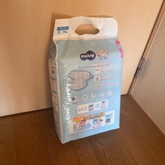 【お取引中】ムーニー　おむつ　Sの画像