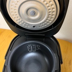 【取引完了
】シャープ炊飯器　3合炊き・2022製中古の画像