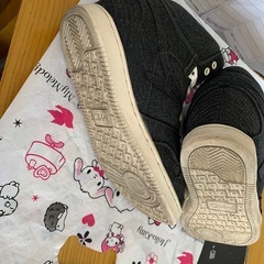 スニーカーの画像