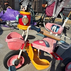 ミッキー三輪車　舵取りハンドル付きの画像