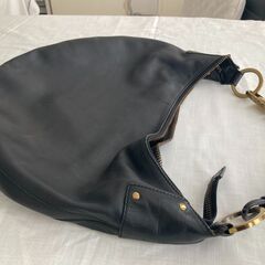 GUCCI　グッチ　黒　革　ショルダーバッグ　ゴールド金具　の画像