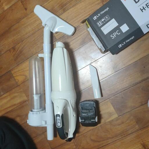 ハンディー掃除機