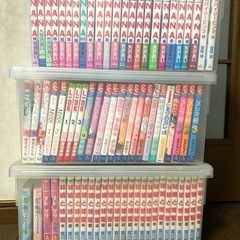 【値下げしました】
中古漫画単行本約70冊　コミックケース3ケース付
