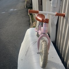 本日中取りに来られる方は半額トレーニングバイク子供用ペダルなしの画像