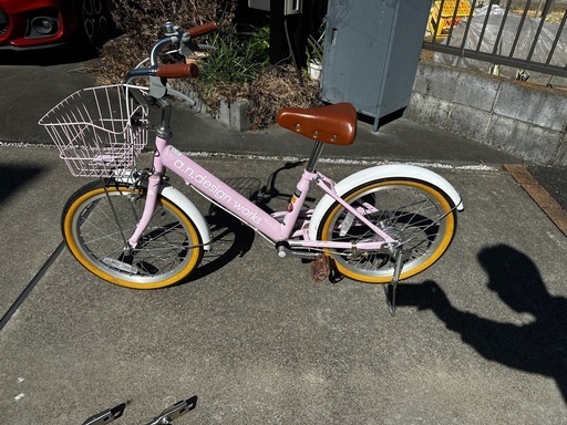 18インチ 女の子向け自転車 かご・補助輪付き