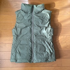レディース　ダウンベスト　カーキ色　Sサイズの画像