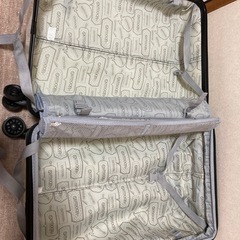 outdoor 大型キャリーケースの画像
