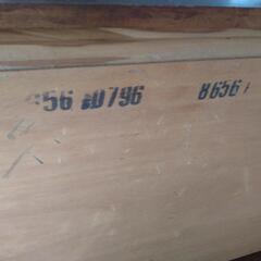 アンティークチェストの画像