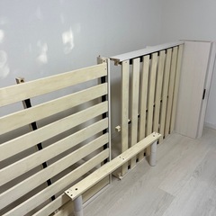 アイリスプラザ ベッドフレーム 棚付き 2口コンセント 3段階 高さ調整 すのこベッド シングル ホワイト TKSB-Sの画像