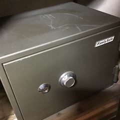 Family Safe/ダイヤル式耐火金庫　大田区　引き取り限定