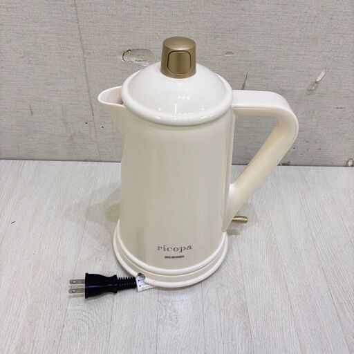 22177  電気ケトル IRIS OHYAMA 2019年製 0.8L ◆大阪市内・東大阪市他 6,000円以上ご購入で無料配達いたします！◆ ※高槻・枚方方面◆西宮・尼崎方面◆生駒方面　それぞれ条件付き無料配送あり！