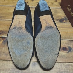 フェラガモ　23.5 Ferragamo パンプス　ヴァラ 6 1/2ネイビー　革の画像