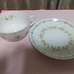 【再お値下げしました‼️】HOYA CHINA カップ&ソーサーの画像