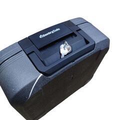 【売ります】SentrySafe セントリー 耐火金庫   鍵付の画像
