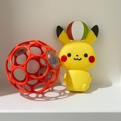 オーボールとピカチュウ 