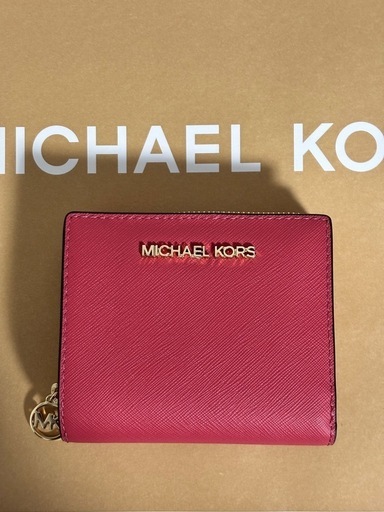 新品未使用★ MICHAEL KORS OUTLET  JET SET TRAVELジップ チャーム ウォレット ミディアム