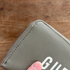 GUESS 長財布の画像