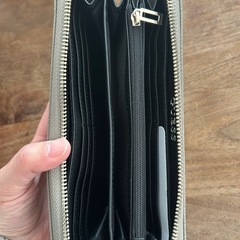 GUESS 長財布の画像
