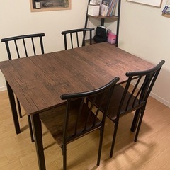 【自宅まで取りに来れる方限定】テーブル＆チェアの画像