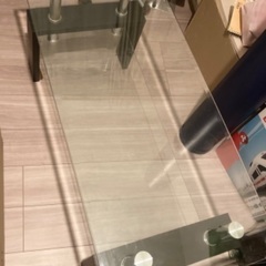 ガラステーブル